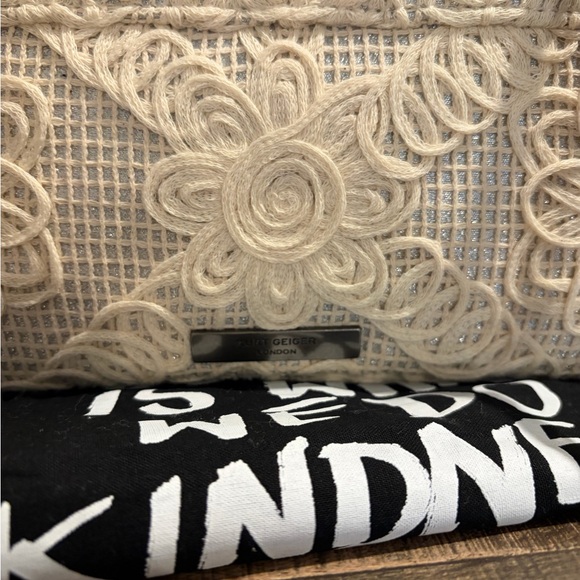 Kurt Geiger Kensington Cream Floral Bag NWT - Picture 4 of 8